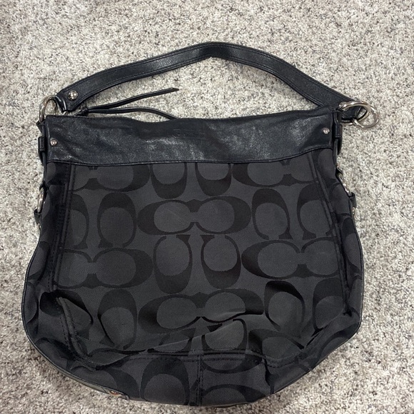 Black coach purse - Picture 2 of 4